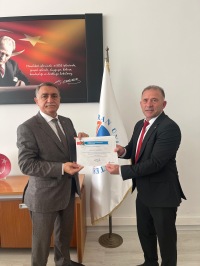 Üniversitemiz Rektörü Prof. Dr. Mustafa Kasım KARAHOCAGİL ve Rektör Yardımcıları Prof. Dr. Musa ÖZATA ile Prof. Dr. Ali GÜNEŞ Tarafından Dekanımız Prof. Dr. Dede BAŞTÜRK'e Hayırlı Olsun Ziyareti